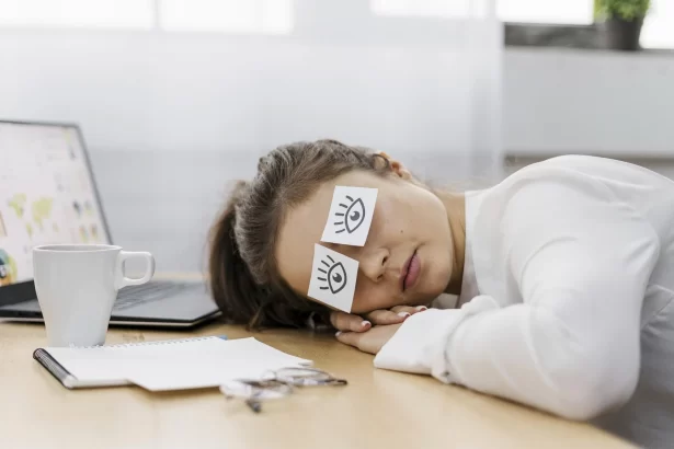 Proč jste často unaveni? Zvažte tyto obvyklé příčiny přetrvávající únavy.